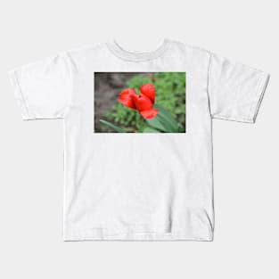 Red Tulip waiting Kids T-Shirt